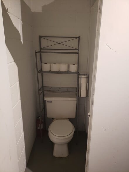 Building Photo - 1001 Shelby Dr