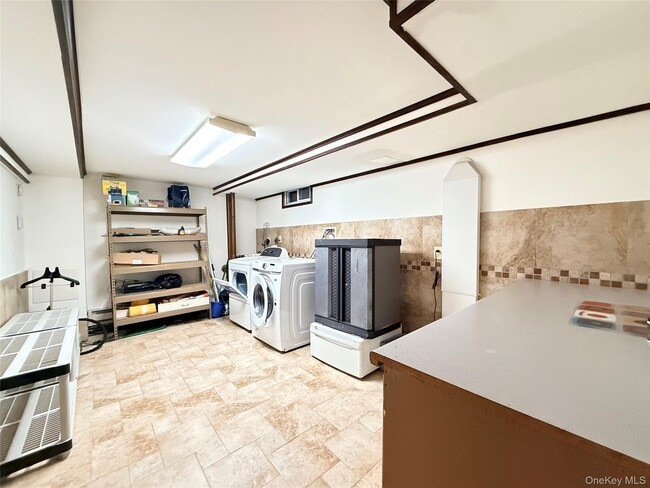 Building Photo - 15 Norfolk Ct