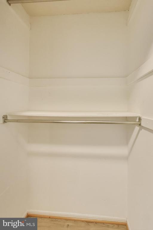 Building Photo - 4 Monroe St