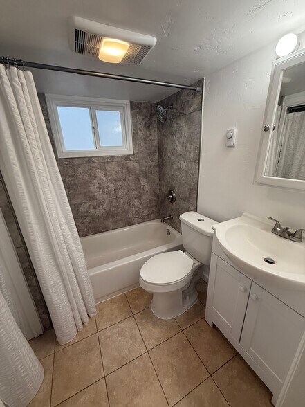 Building Photo - 311 N Broadway St