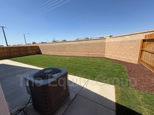 Building Photo - 2502 Cambridge Ct