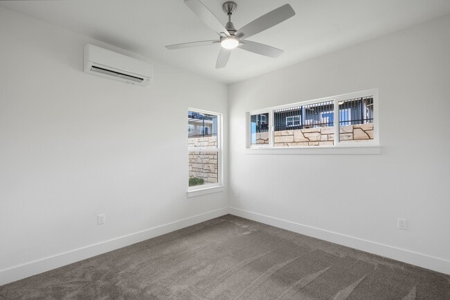 Building Photo - 112 Oliona St