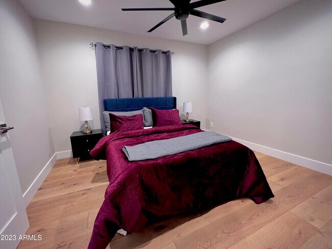 Building Photo - 3318 E Onyx Ave