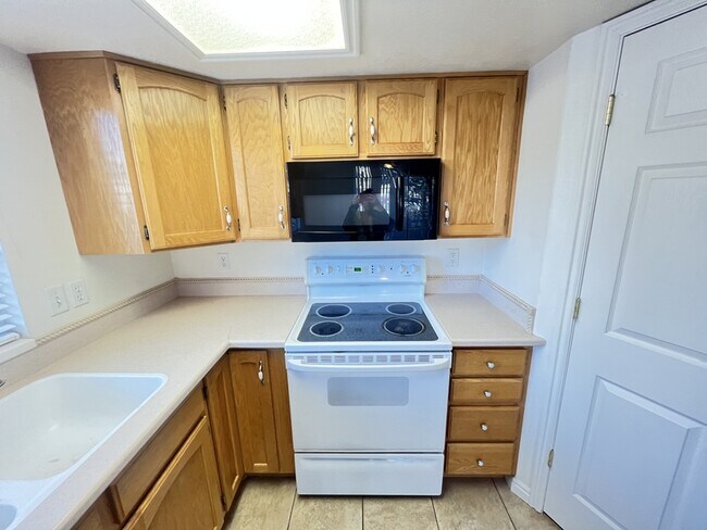 Building Photo - 1023 W 1360 S