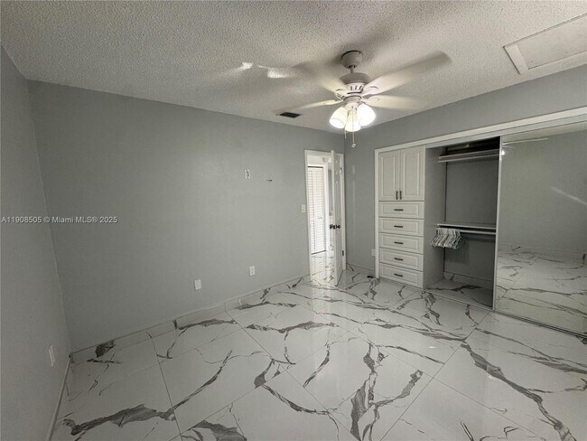 Building Photo - 8701 NW 109th Terrace