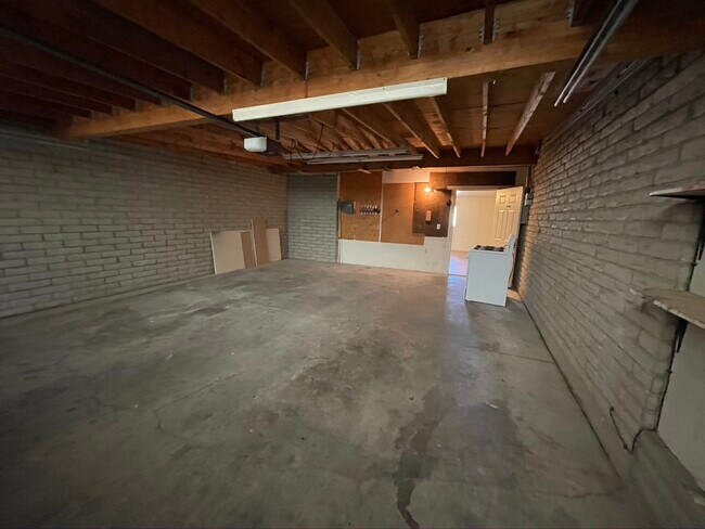 Building Photo - 7655 E Tulip Tree St