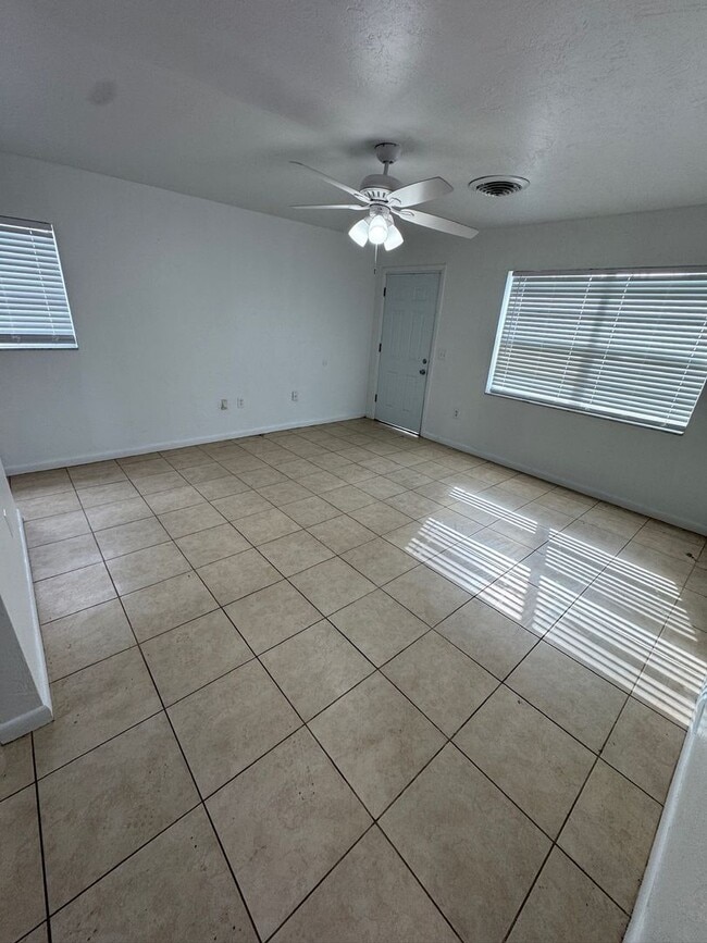 Building Photo - 1713 NE 70th St