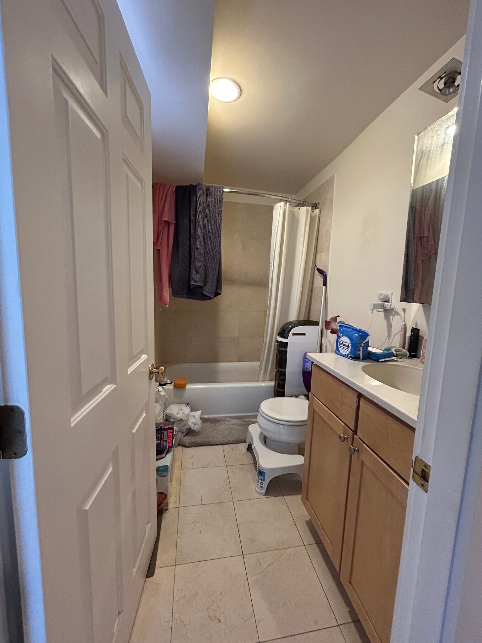 Building Photo - 22 Broadlawn Park