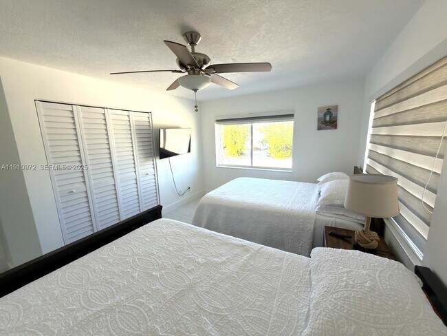 Building Photo - 27346 Martinique Ln