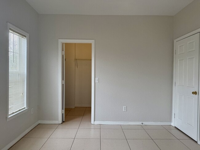 Building Photo - 3621 Conroy Rd