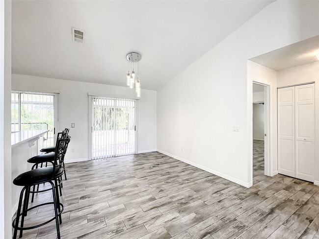 Building Photo - 2887 SW Ann Arbor Rd