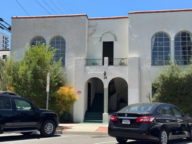 Building Photo - 25 Falcon Ave