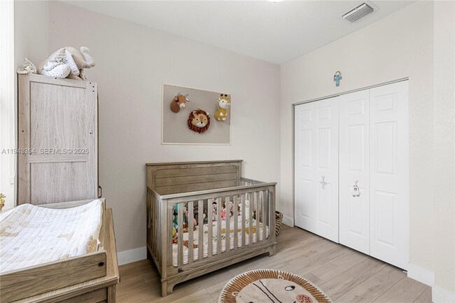 Building Photo - 10653 W 32nd Ln