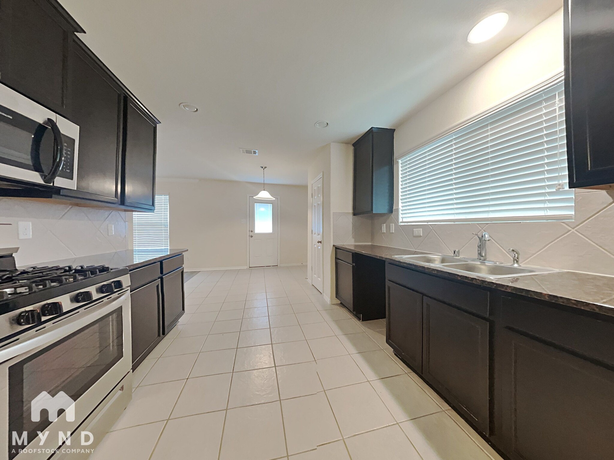 Building Photo - 12939 Almeda Crossing Ct