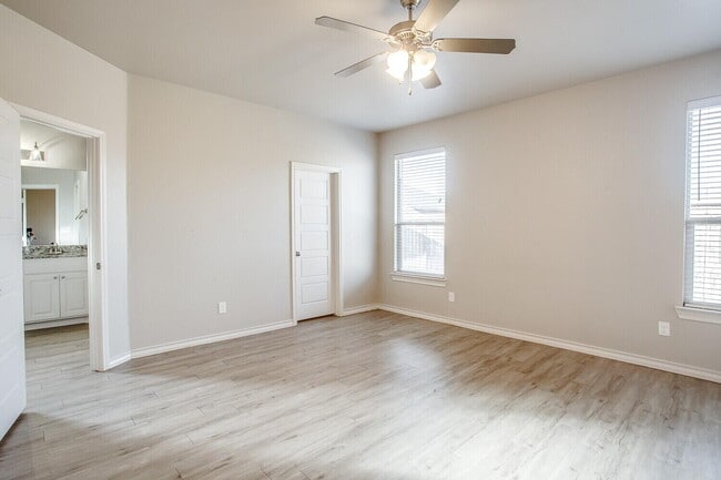 Building Photo - 2328 104th St