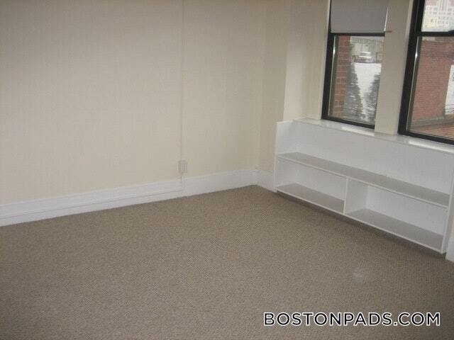 Building Photo - 62 Boylston St