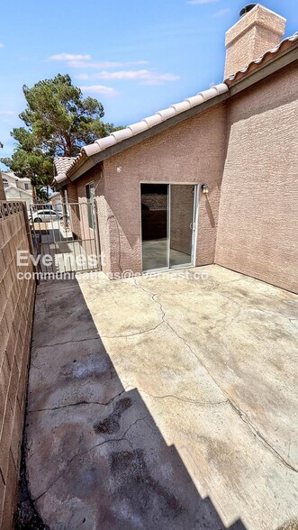 Building Photo - 1081 Overture Dr