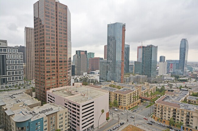 Building Photo - 1100 Wilshire Blvd