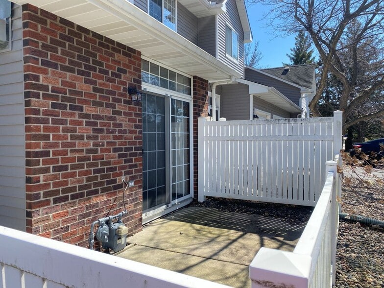 Building Photo - 17975 Cobblestone Way