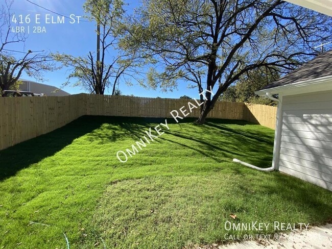 Building Photo - 416 E Elm St