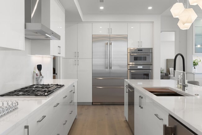 Building Photo - 2425 Peachtree Rd NE