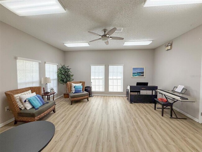 Building Photo - 5708 Garden Lakes Fern