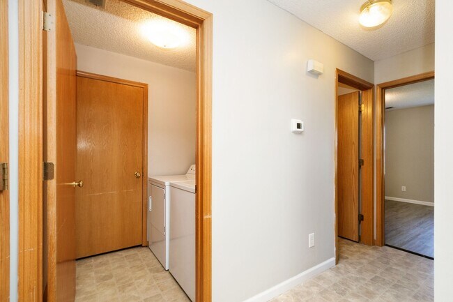 Building Photo - 608 Goodrich Dr