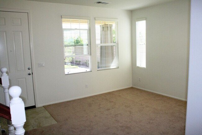 Building Photo - Wolf Creek/South Temecula - 4 Bedroom, 2.5 Bath Home
