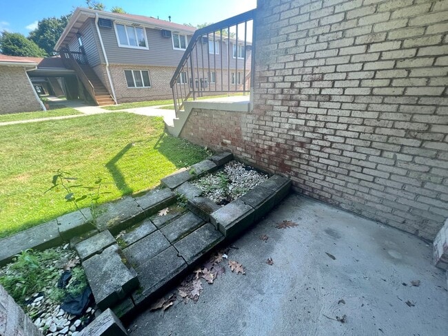 Building Photo - 1 Bedroom 1 Bath-Moon Township