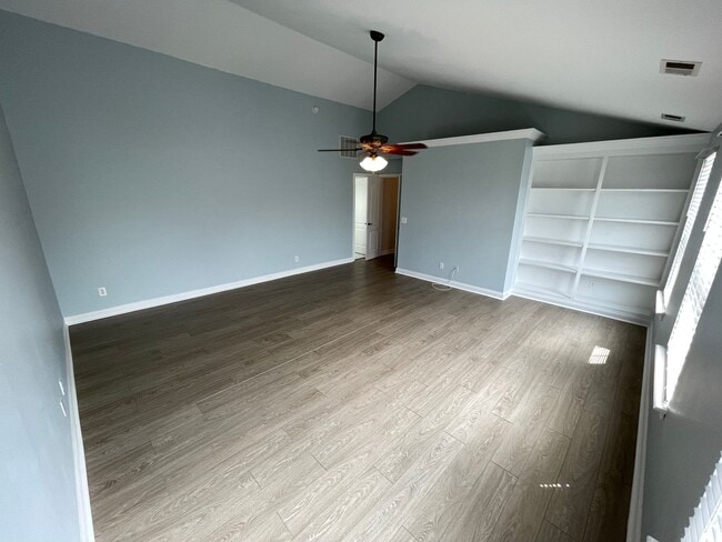 Building Photo - Remarkable East Jefferson Home For Rent