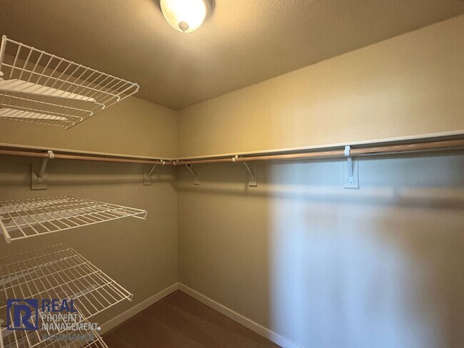 Building Photo - Mt Hood views 4BR/3BA Villebois luxury home available now! Dog Friendly