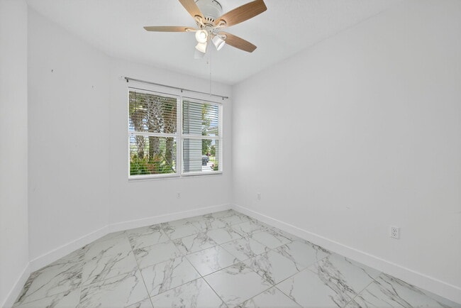 Building Photo - 11650 SW Moon River Way