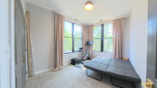 Building Photo - 1601 S Halsted St