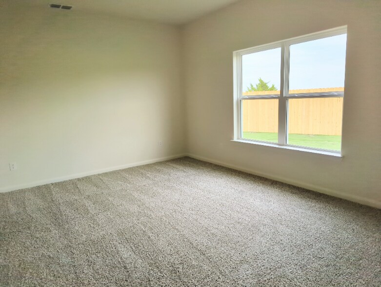 Building Photo - 4701 Hoover Ct