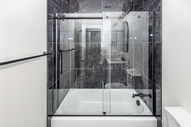 Building Photo - 3 Bedroom, 3 Bathroom Home in Union Heights - North Charleston