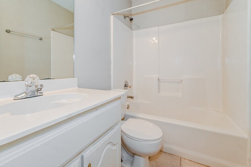 Building Photo - 6690 Autumn Wood Cove