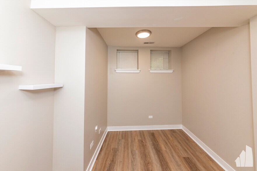 Building Photo - 1912 N Lincoln Ave