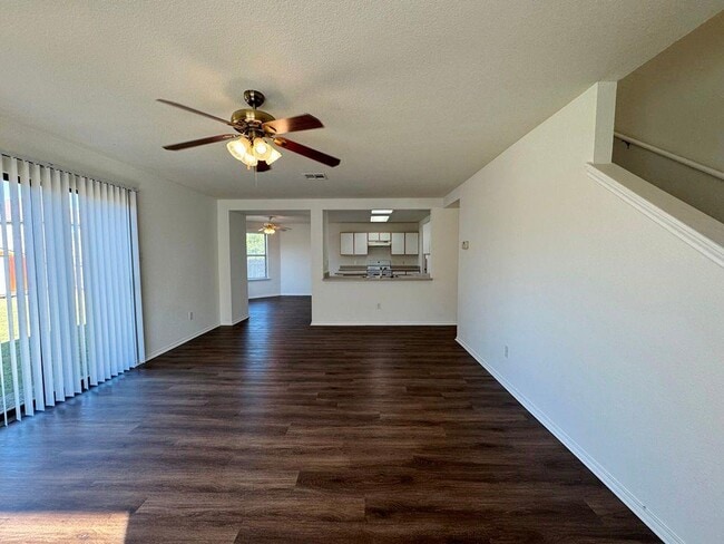 Building Photo - 2013 Rim Rock Dr