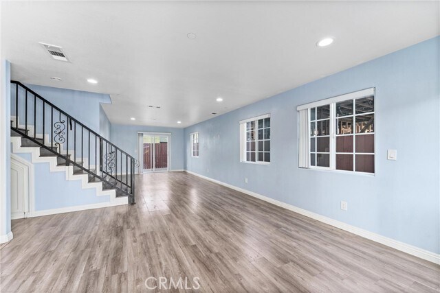 Building Photo - 435 Cerritos Ave