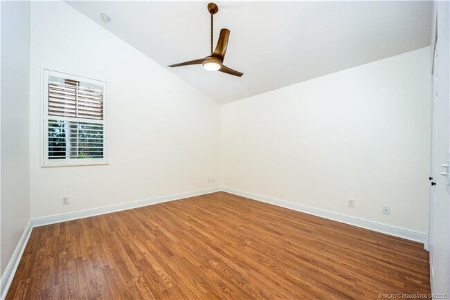 Building Photo - 5936 NW Brenda Cir