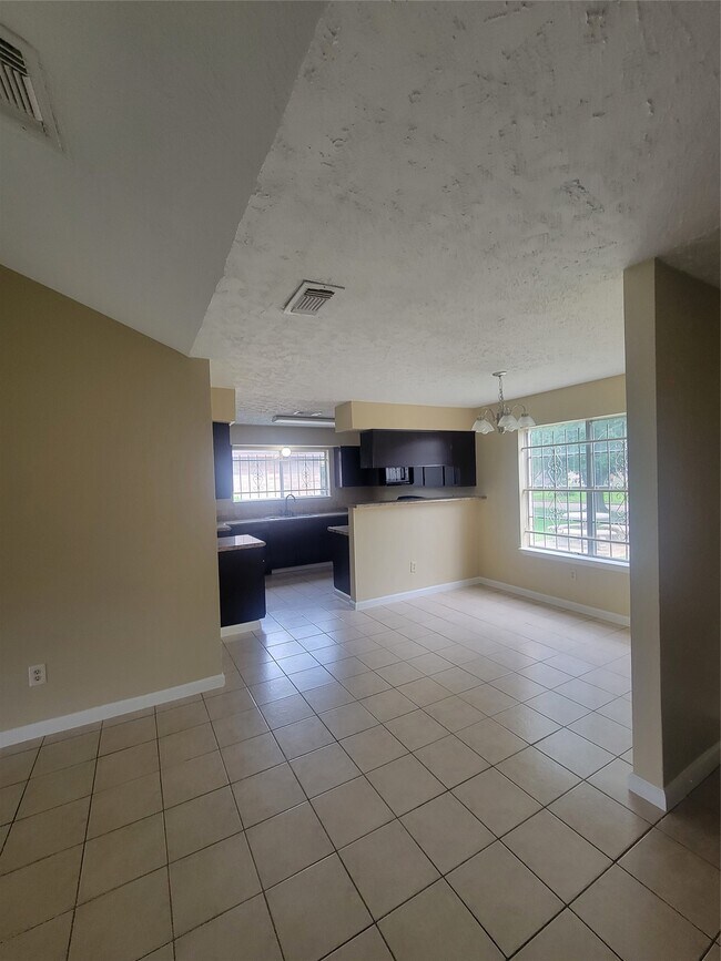 Building Photo - 19330 Cypress Bay Dr