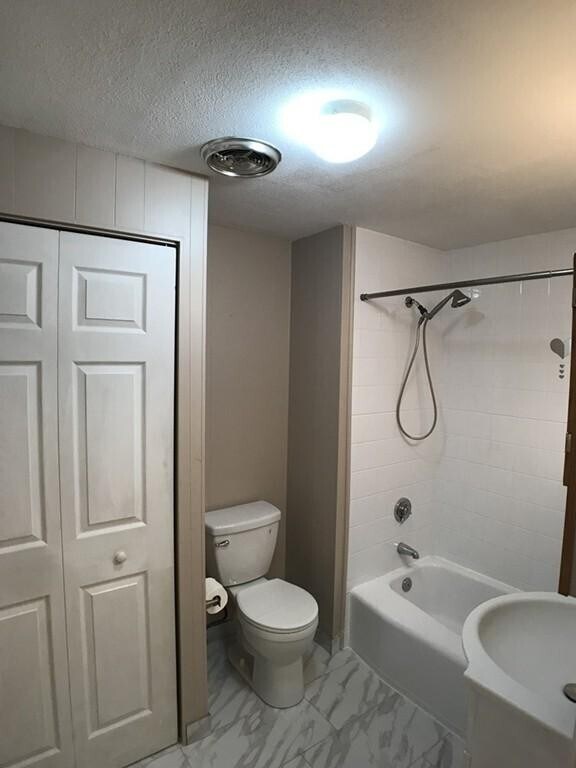 Building Photo - 95 Fountain Ln