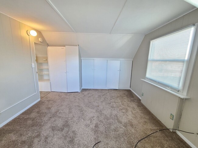 Building Photo - 2 Bedroom Home in Normal