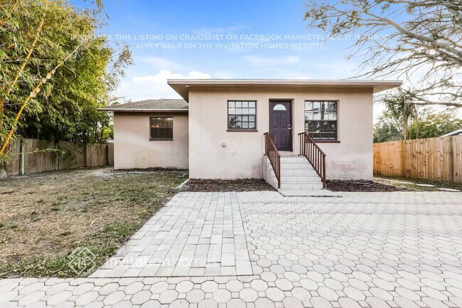 Building Photo - 327 80th Ave NE