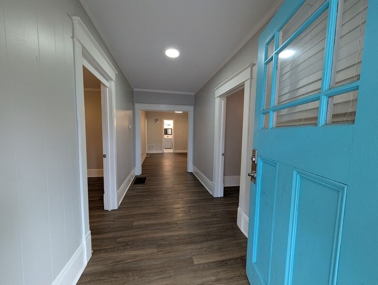 Building Photo - 1716 Thompson Ave