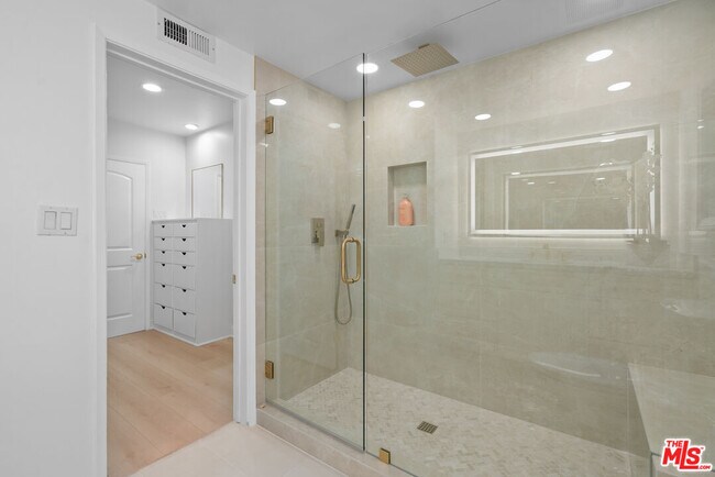 Building Photo - 4159 Regal Oak Dr