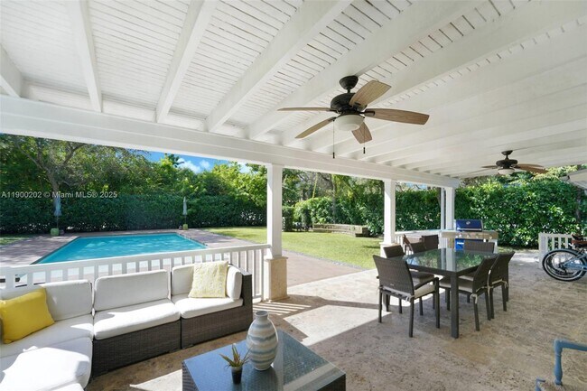 Building Photo - 4920 SW 76th St