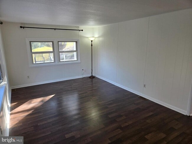 Building Photo - 1207 Deer Creek Church Rd