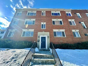 Building Photo - Enchanting Eckington 1 Bedroom Modern Condo w/Washer & Dryer