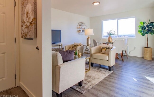 Building Photo - Country Living with Modern Flair: Wake up to the sounds of nature, Live Minutes from Everything